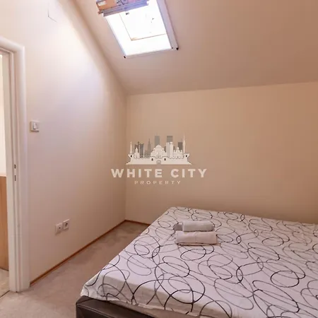 Townhouse - Apartment *