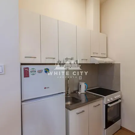 Apartment Townhouse - *